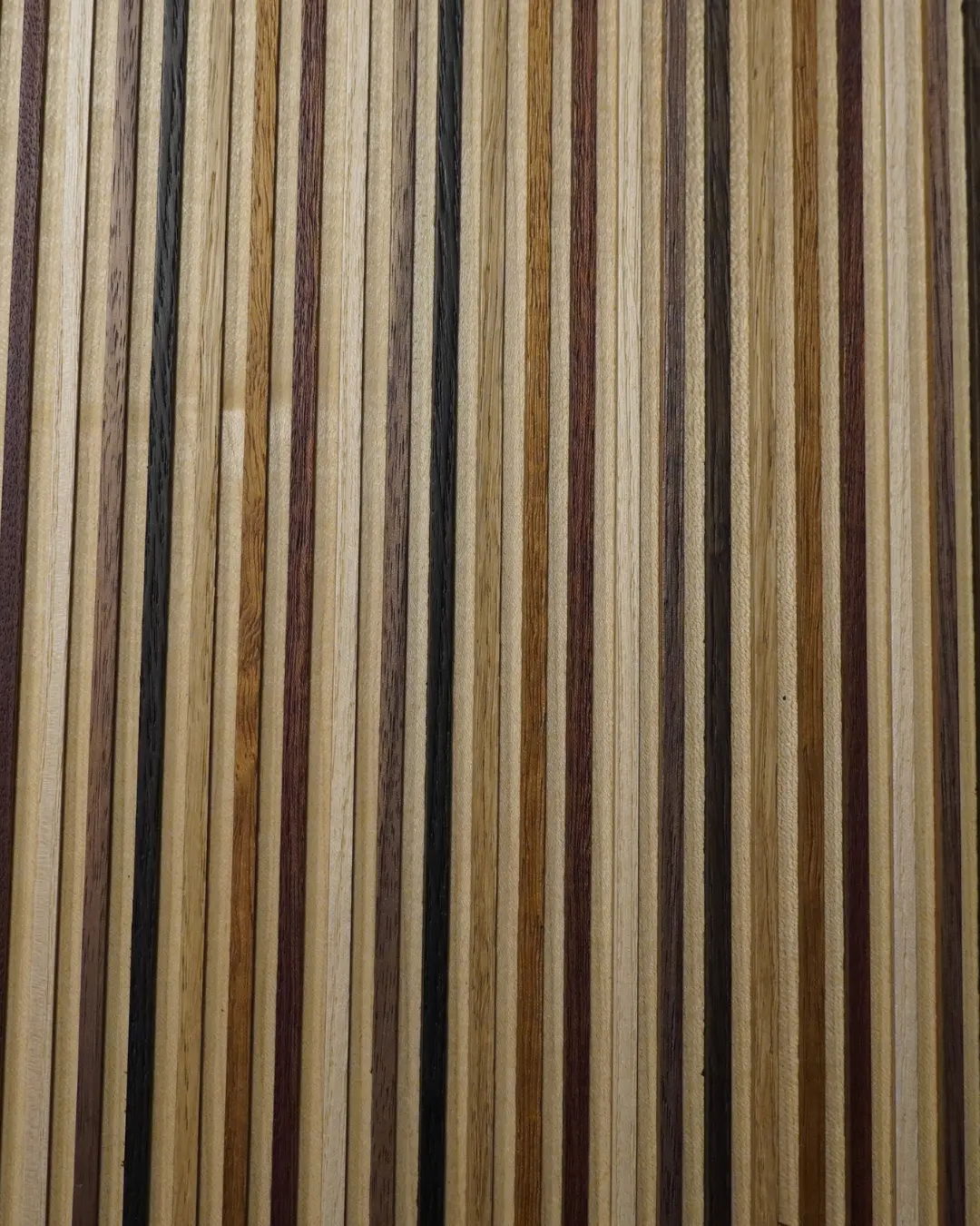 Tambora Andes real material sample - mixed-tone slat milled wood panel