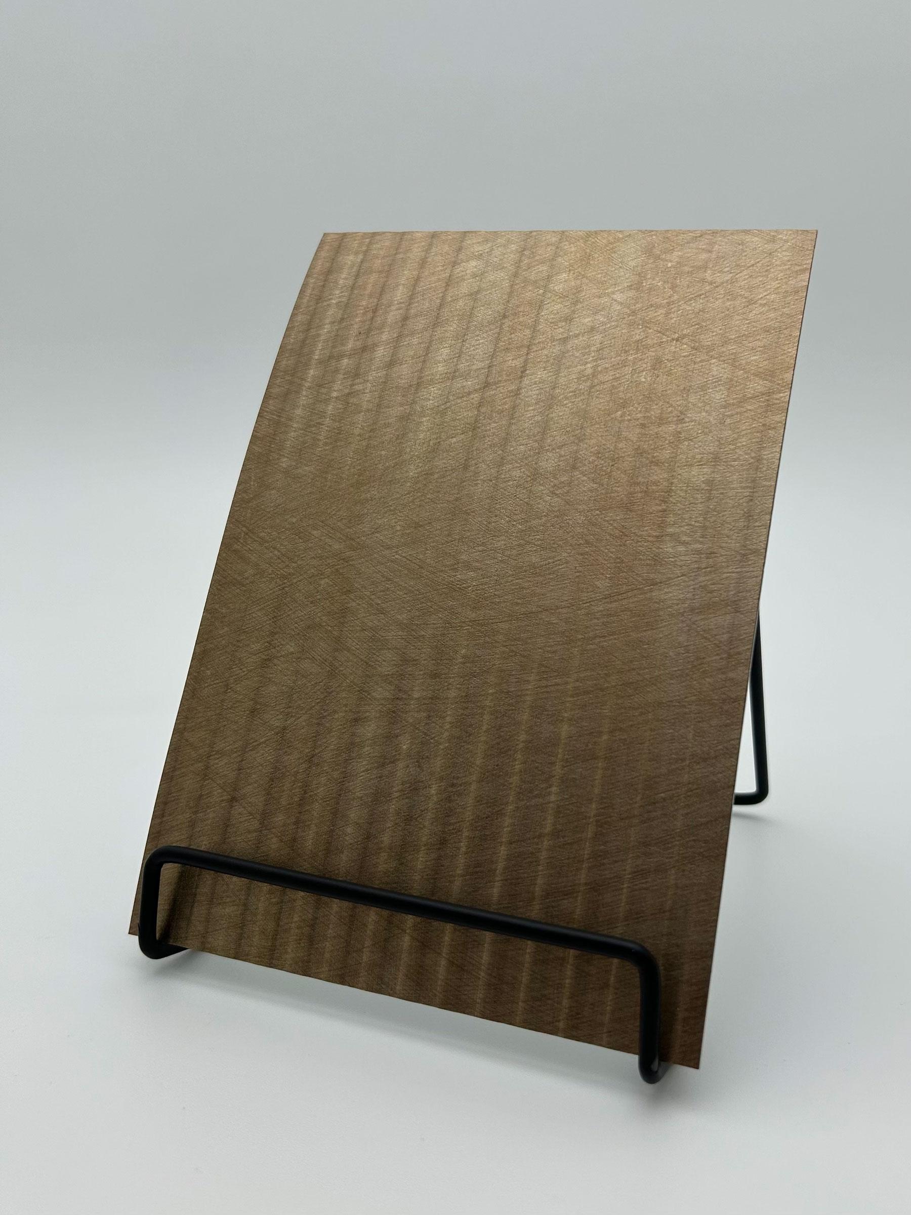 Elements Textile Lineetta Antique Gold real material sample - antique-gold panel with fine vertical lines