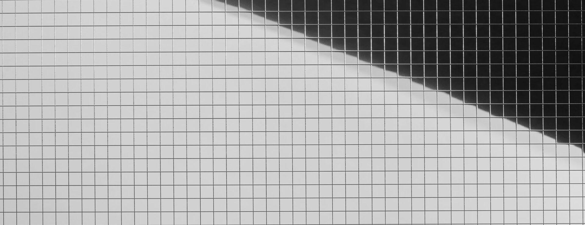 Elements Mirror Pixels Flexible Silver 10x10 real material sample - pixel mosaic grid mirror laminate