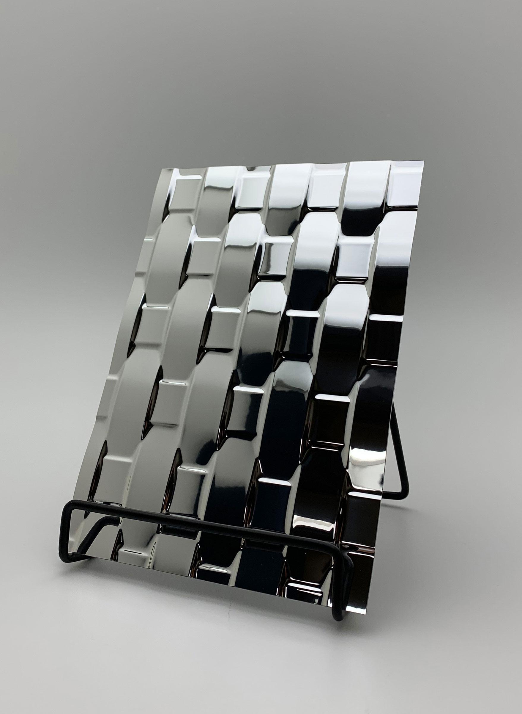 Elements Texture Silver Chain real material sample - staggered rounded links in mirror silver